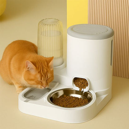 Distributeur de croquettes pour chat​  en action