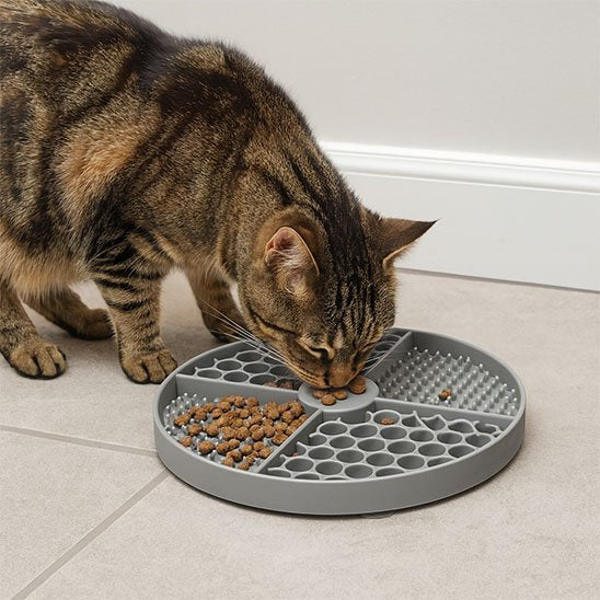 tapis-de-lechage_mange